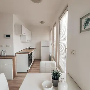 Studio Sanya , Liubliana Eslovenia