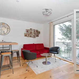 https://pyramide-balcony-3.vienna-besthotels.com